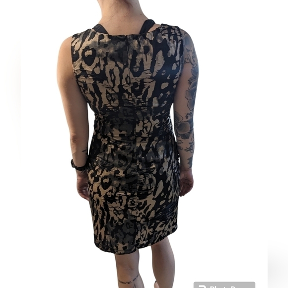Frank Lyman unique distressed Dress size 10.  Black and gold.  Very femi… - Picture 12 of 13